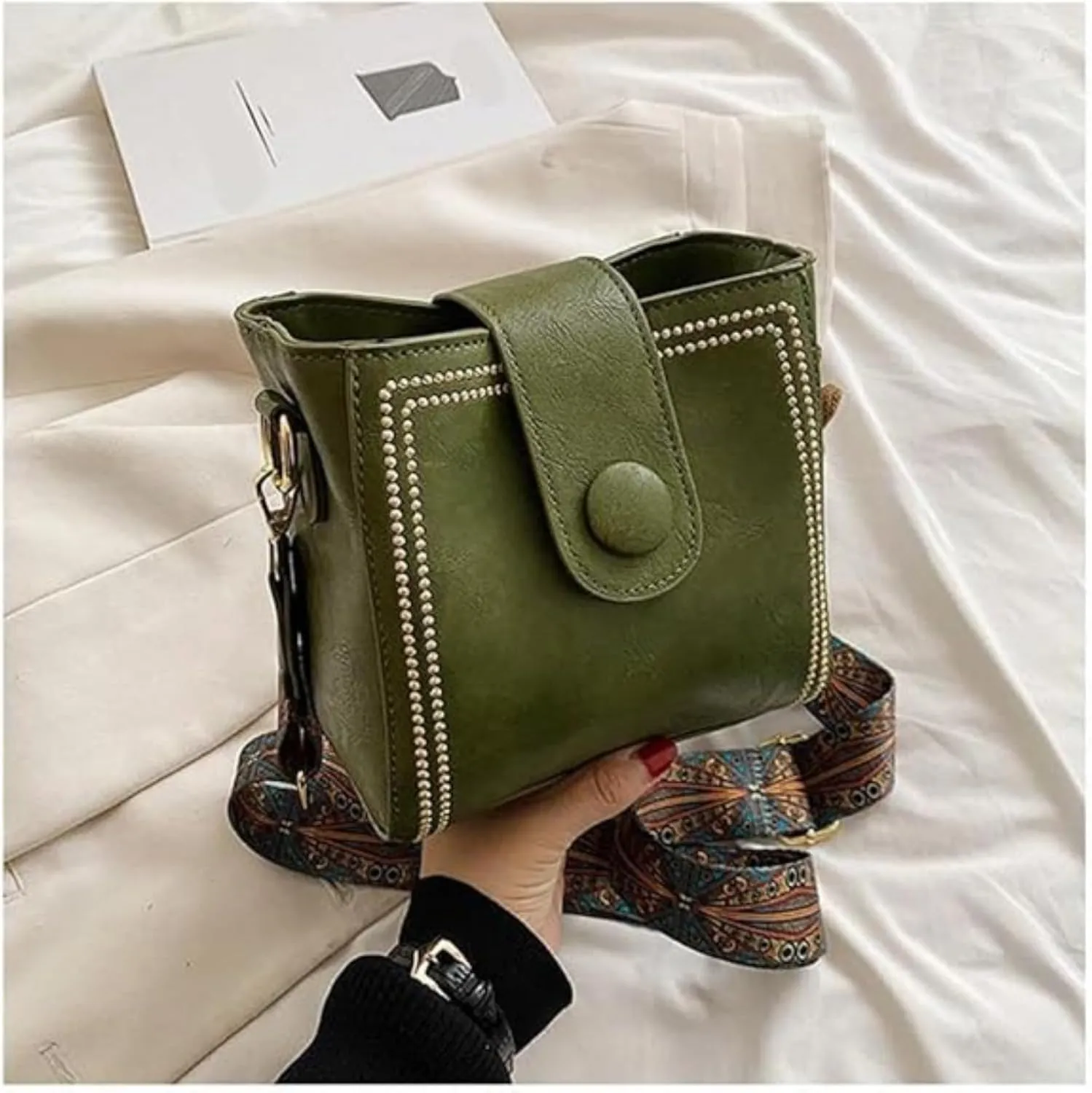 Bootara Bucket Bag, Bootara Women's Vintage Bunny Charm Bucket Bag, Spacious Travel Tote, with Cute Rabbit Pendant