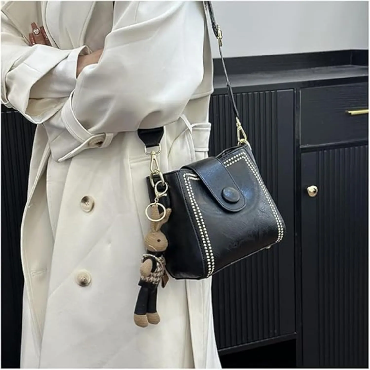 Bootara Bucket Bag, Bootara Women's Vintage Bunny Charm Bucket Bag, Spacious Travel Tote, with Cute Rabbit Pendant