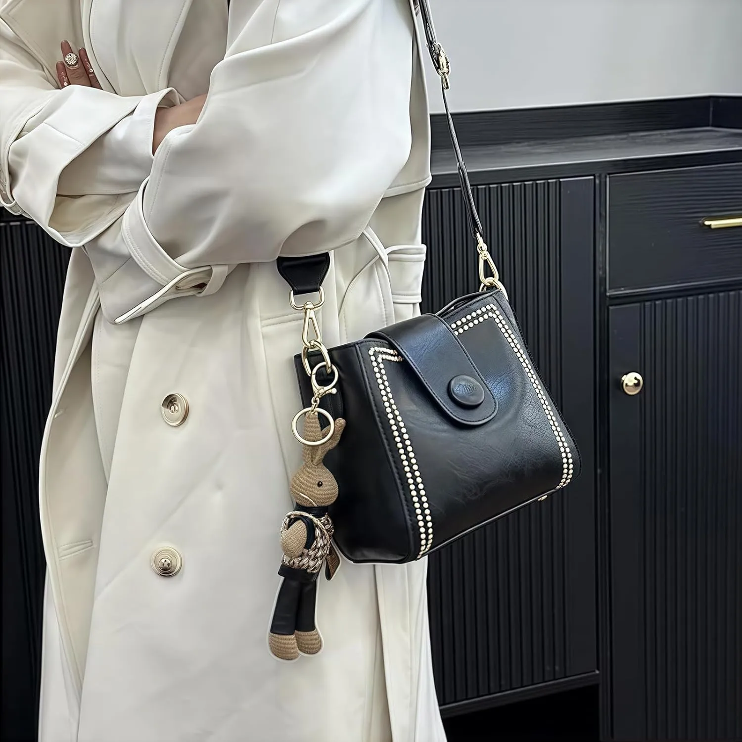 Bootara Bucket Bag, Women's Vintage Bunny Charm Convertible Shoulder Crossbody, Spacious Travel Tote