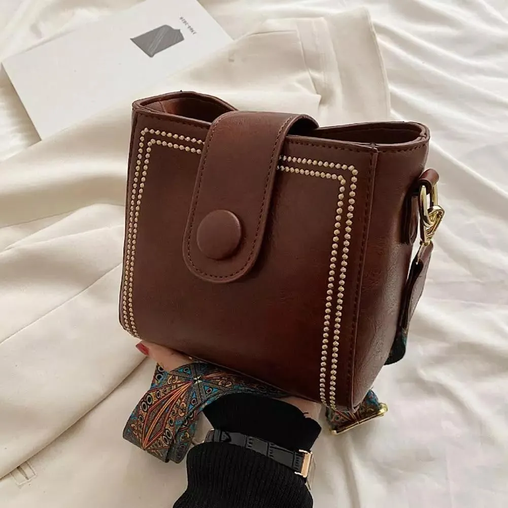 Women's Vintage Bunny Charm Bucket Bag,Trendy Leather Crossbody Bags with Adjustable Wide Shoulder Strap,Spacious Tote Purse