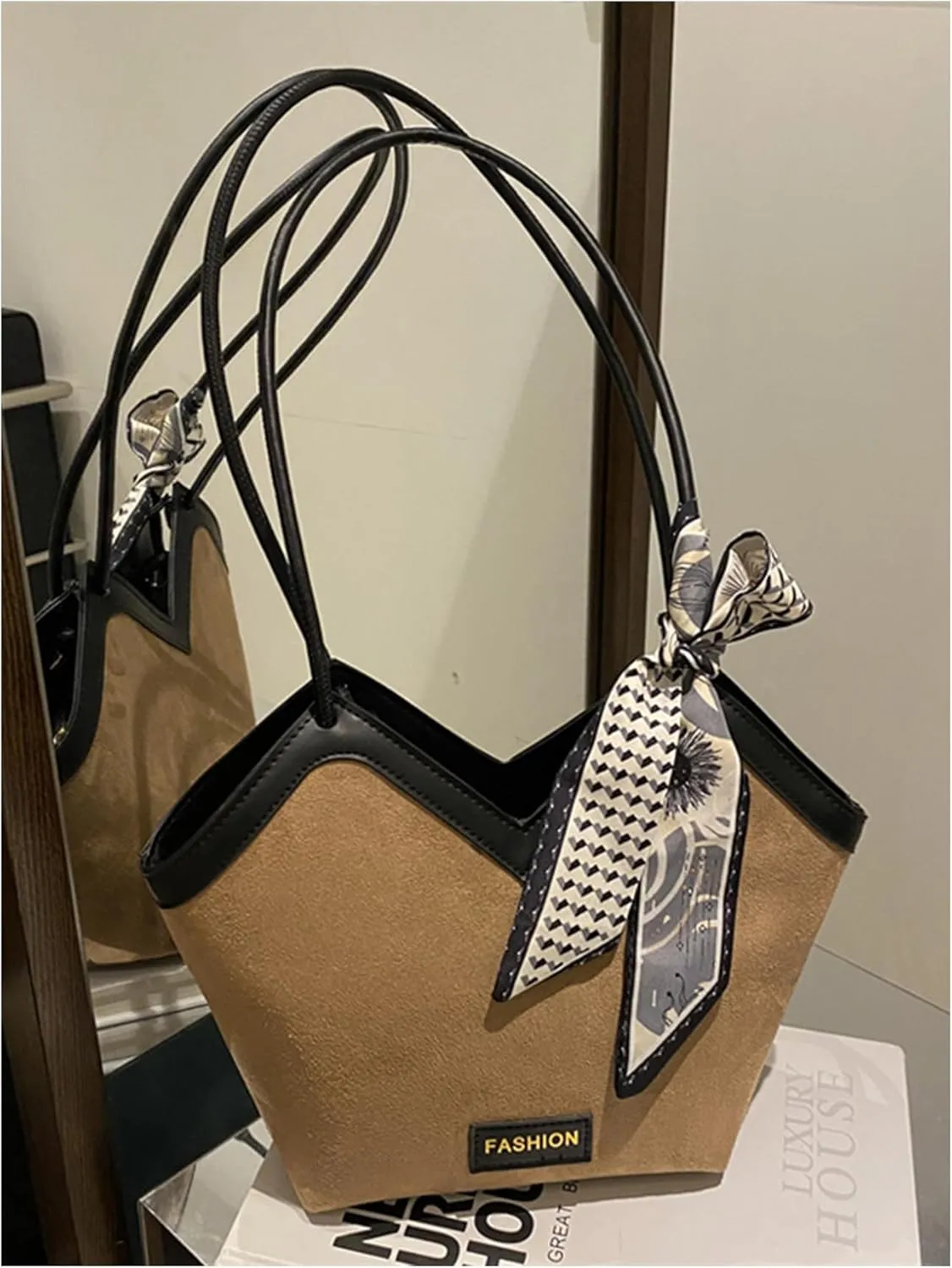 Women's Western Elegant Shoulder Bag Large Capacity Tote Bag Trendy Hobo Bags Purse